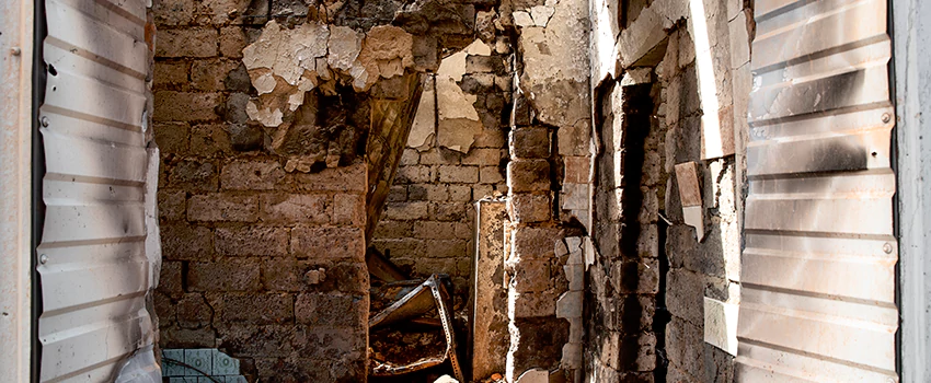 Chimney Concrete Bricks Rotten Repair Services in Shawinigan, Quebec